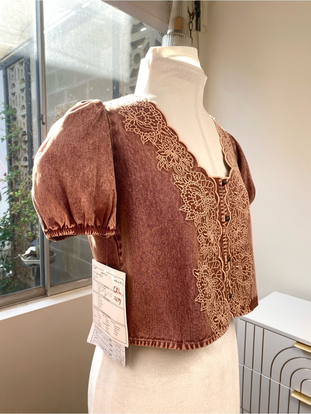 Blu Pepper NWT Embroidered Washed Puff Sleeve Crop Top Dusty Rose, Size S - Picture 4 of 8